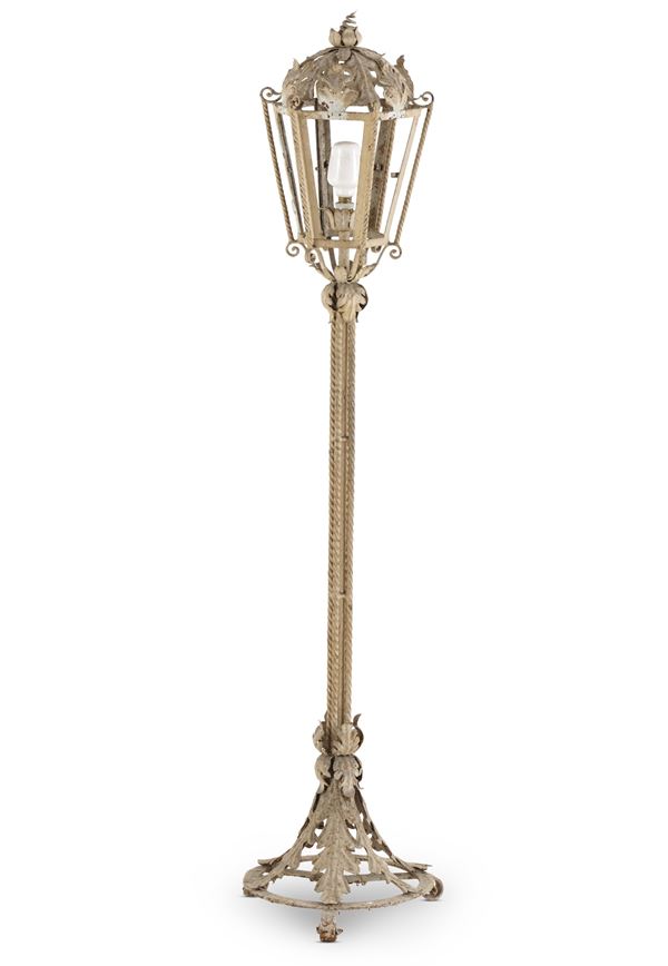 Lampione da giardino in ferro battuto