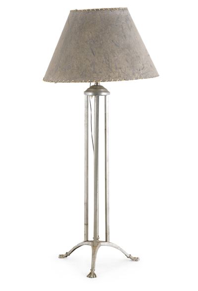 Lampada da Terra in Metallo Poggiante su Piedi Ferini, XX Secolo