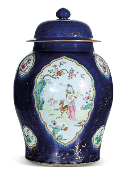 Potiche in Porcellana Famiglia Rosa, Blu Poudrè con Fanciulla Entro Riserve a Decoro Naturalistic...