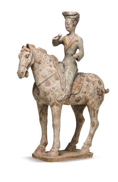Figura di Dignitario a Cavallo in Terracotta con Tracce di Policromia, Cina, Dinastia Tang (618-9...