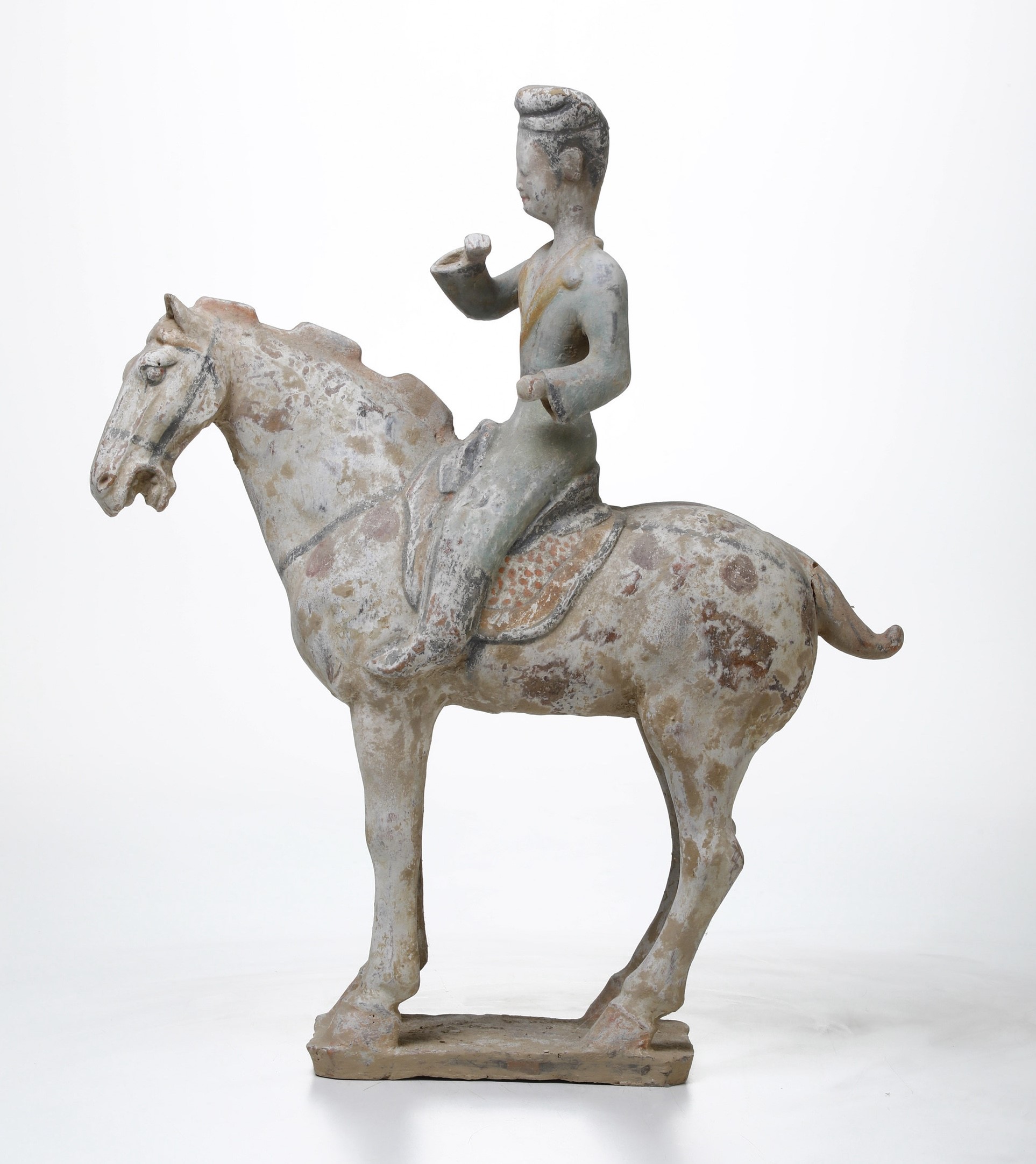 Figura di Dignitario a Cavallo in Terracotta con Tracce di Policromia, Cina, Dinastia Tang (618-9...