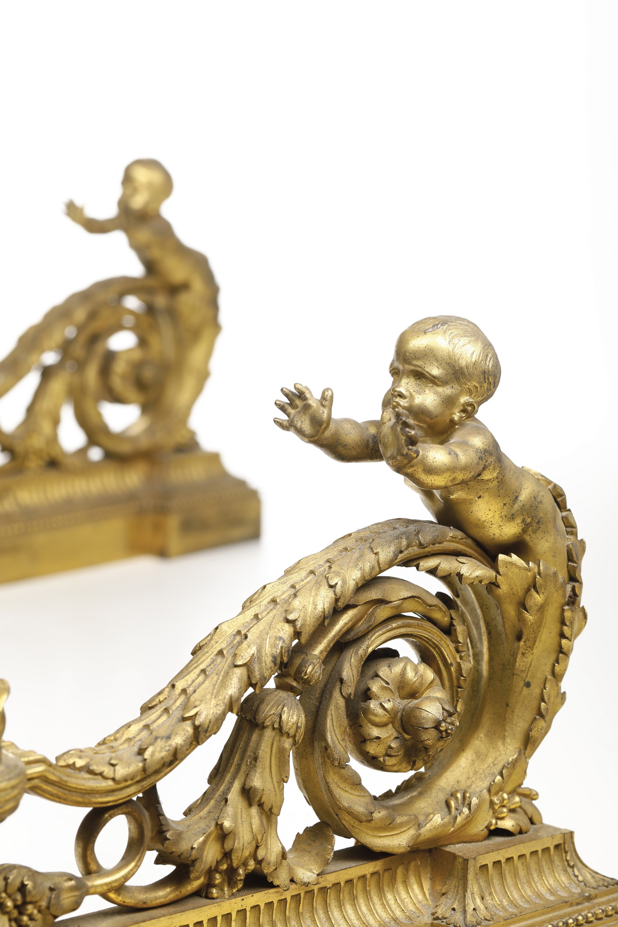 Coppia di Alari in Bronzo Dorato. XVIII-XIX Secolo