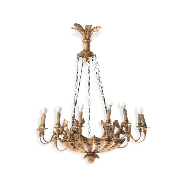 Lampadario in legno intagliato e dorato. XIX-XX secolo