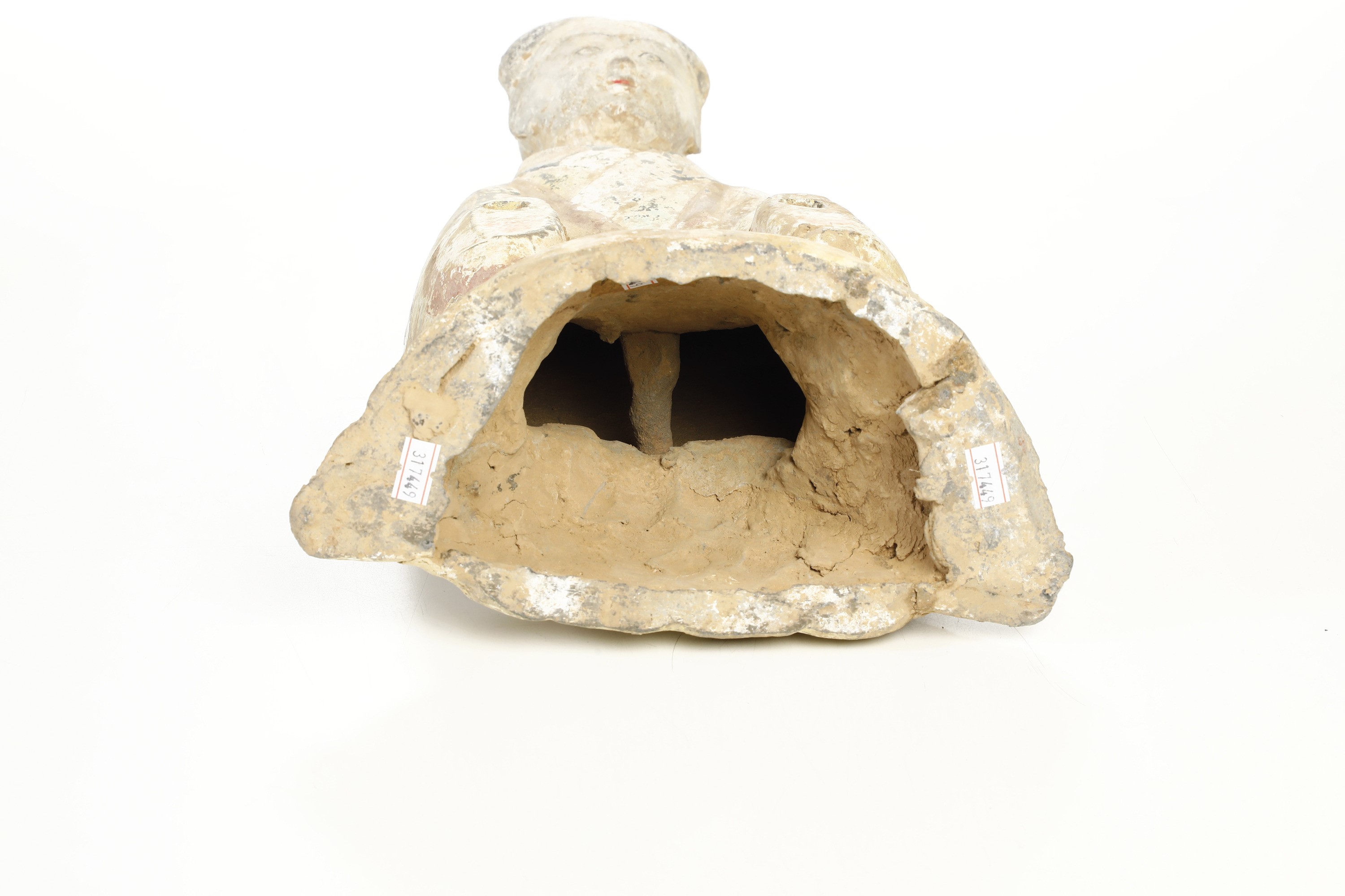 Figura di Saggio in Terracotta con Tracce di Policromia, Dinastia Tang (618-906)