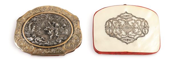 Coppia di scatoline in madreperla e metallo. XIX-XX secolo