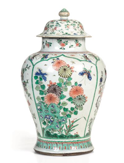 Potiche in Porcellana Famiglia Verde Raffigurante Scena di Paesaggio, Cina, Dinastia Qing, Epoca ...