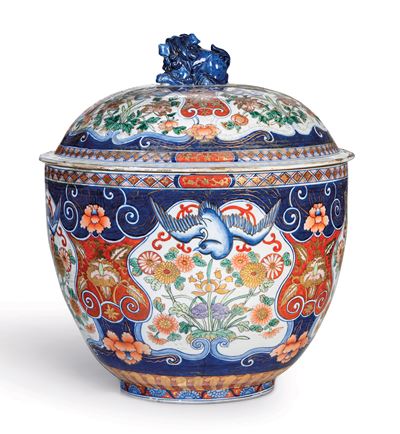 Grande Zuppiera con Coperchio in Porcellana Imari, Giappone, XIX Secolo