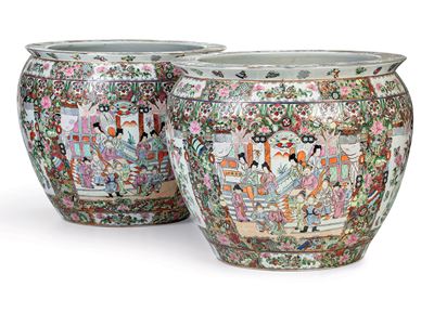 Coppia di Cachepots Famiglia Rosa con Motivi Floreali, Cina, XX Secolo