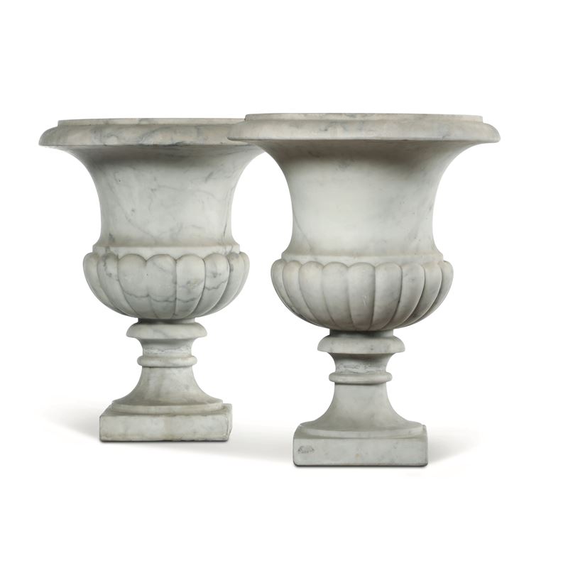 Coppia di vasi medicei in marmo. XIX-XX secolo  - Auction Six Centuries of Arts and Furnitures - III - Cambi Casa d'Aste