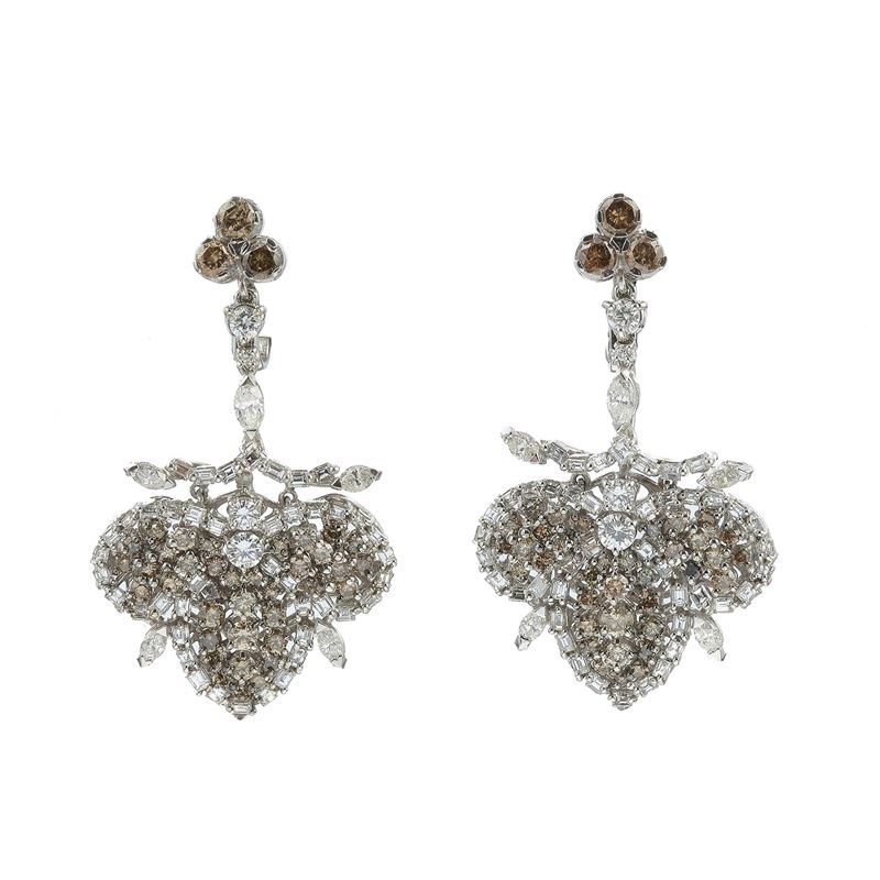 Pair of diamond and gold earrings  - Auction Fine Jewellery - Cambi Casa d'Aste