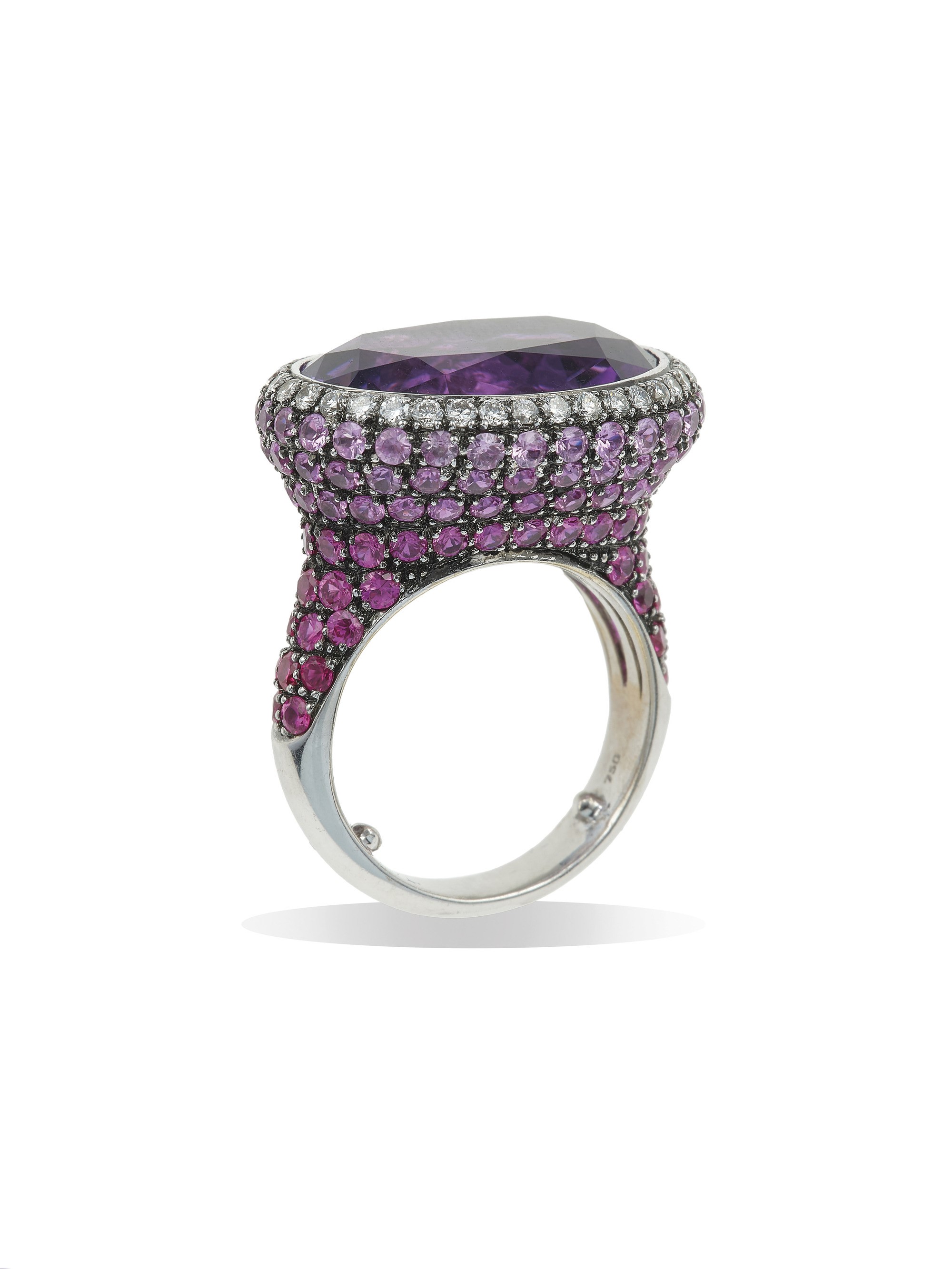 Sabbadini, Anello con ametista, diamanti e zaffiri multicolor in oro bianco 750/1000