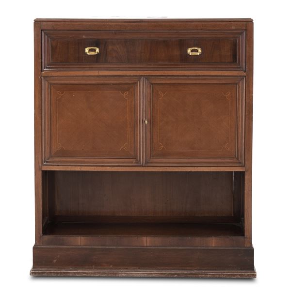 Mobile da ingresso a due sportelli e un cassetto