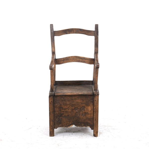 Sedia comoda in legno