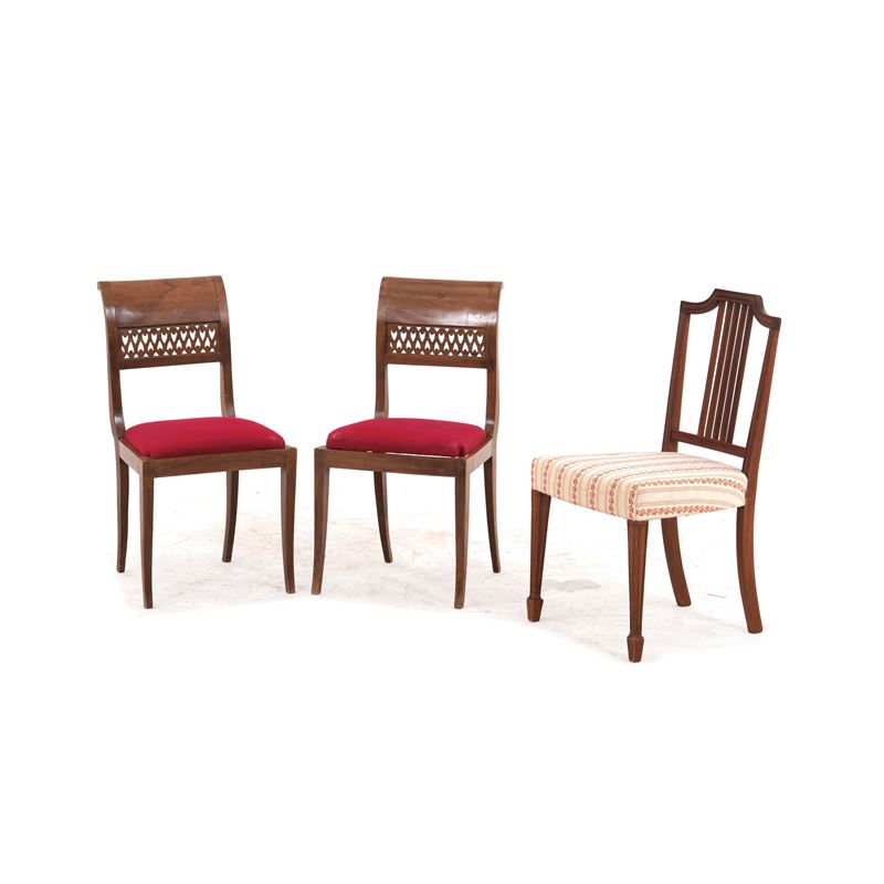 Coppia di sedie con schienale traforato e una diversa  - Asta Antiquariato - Cambi Casa d'Aste