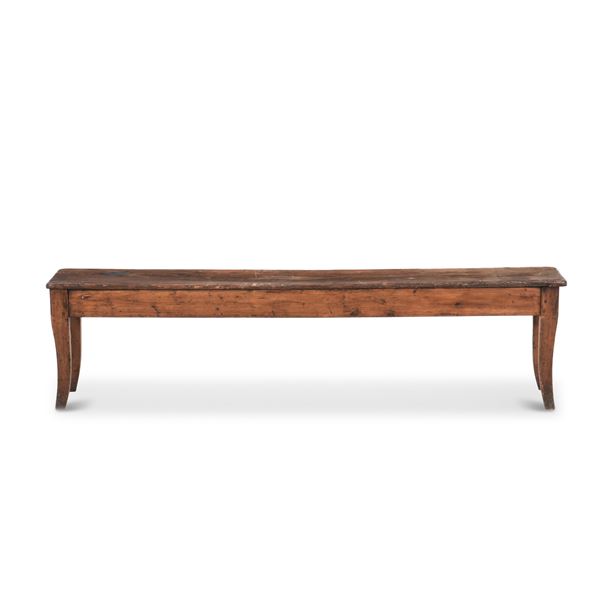 Tavolo basso rustico in legno