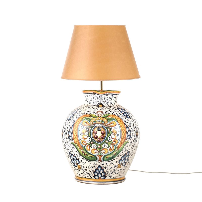 Vaso con stemma Medici, montato a lampada. Italia centrale, XX secolo.  - Asta Maioliche, Porcellane e Vetri - Cambi Casa d'Aste