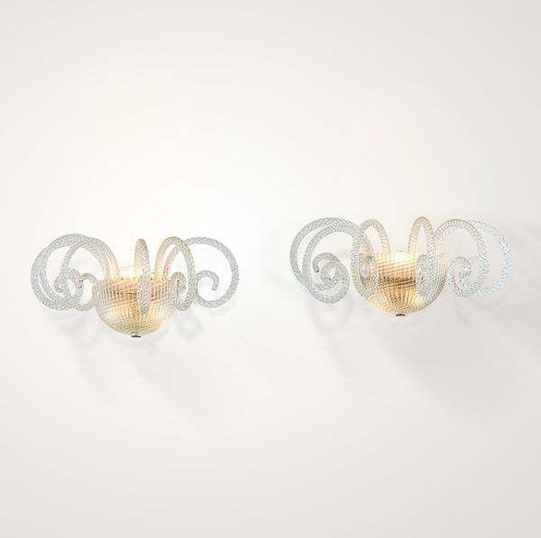 Due lampade a parete