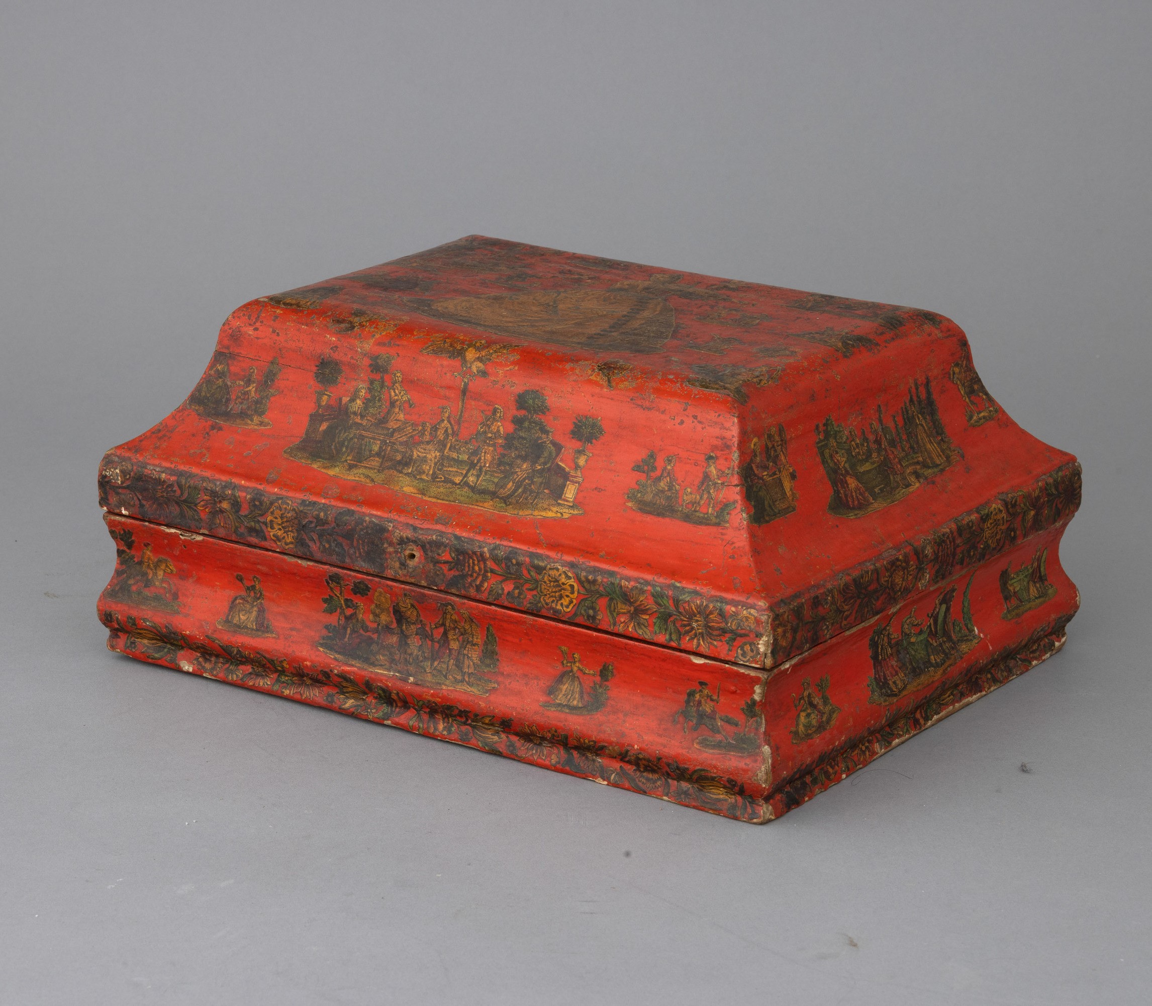 Arte povera veneta, Scatola decorata in legno laccato rosso (XVIII secolo)