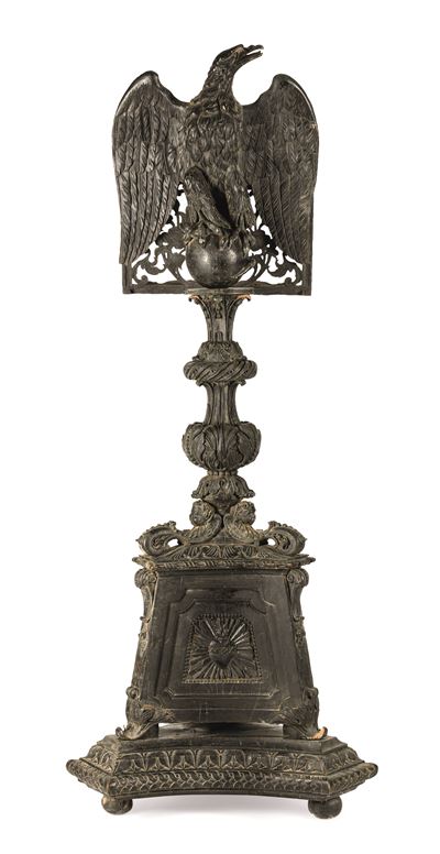 Grande Leggio in Legno Scolpito. XIX Secolo