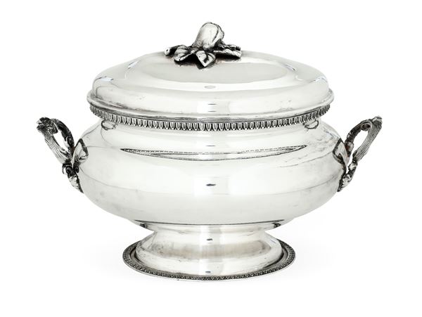 Zuppiera. Argenteria milanese del XX secolo, bollo dell'argentiere consunto