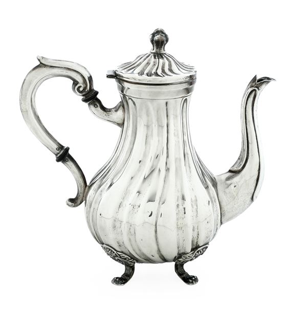 Caffettiera. Argenteria italiana del XX secolo