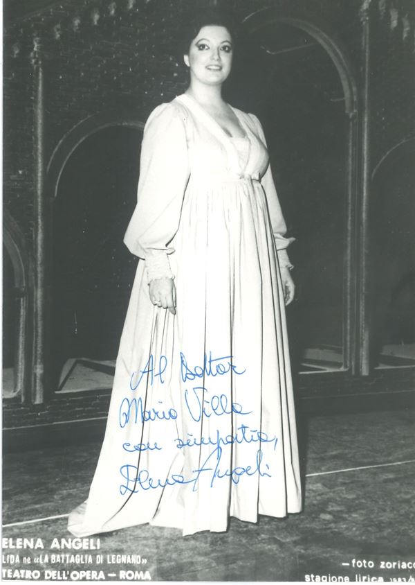 Collezione di oltre cinquanta fotografie, quasi tutte con dedica autografata, di cantanti lirici degli anni '50 e '60