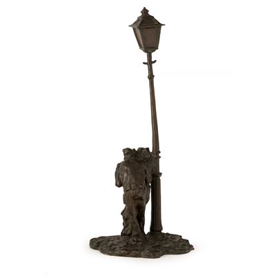 Gli innamorati sotto il lampione, scultura in bronzo