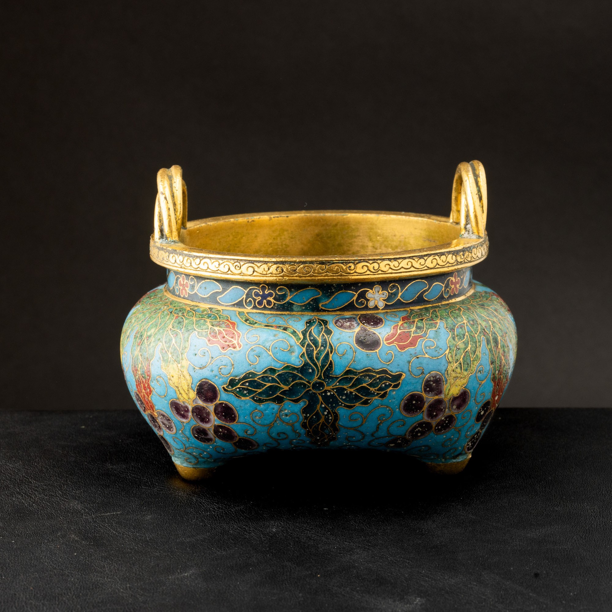 Incensiere in Bronzo Dorato a Smalti Cloisonné, Cina, Dinastia Qing, Epoca Qianlong (1736-1796)