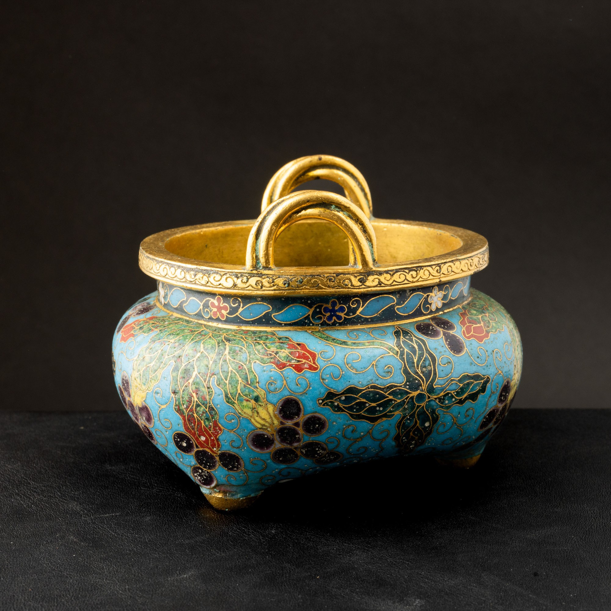 Incensiere in Bronzo Dorato a Smalti Cloisonné, Cina, Dinastia Qing, Epoca Qianlong (1736-1796)