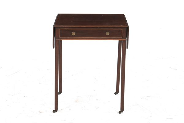 Tavolino in mogano. XIX-XX secolo
