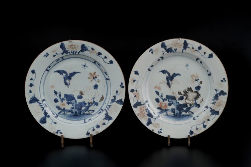 Due piatti in porcellana blu e rosa Cina, XVIII secolo  - Asta Antiquariato - Cambi Casa d'Aste