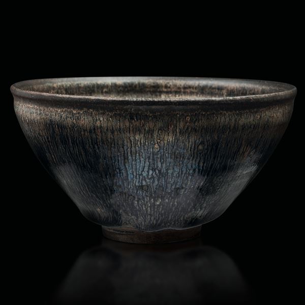 Ciotola in porcellana Jian type Ware sui toni del marrone e del nero, Cina, in stile Dinastia Song (960-1279)