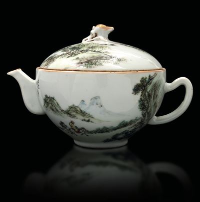 Teiera in Porcellana Qian Jiang Raffigurante Scena di Paesaggio, Firma Ci Li Cheng Yan, Cina, XX ...