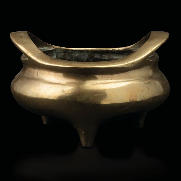 Incensiere tripode in bronzo dorato con doppia ansa, Cina, Dinastia Qing, XVIII secolo