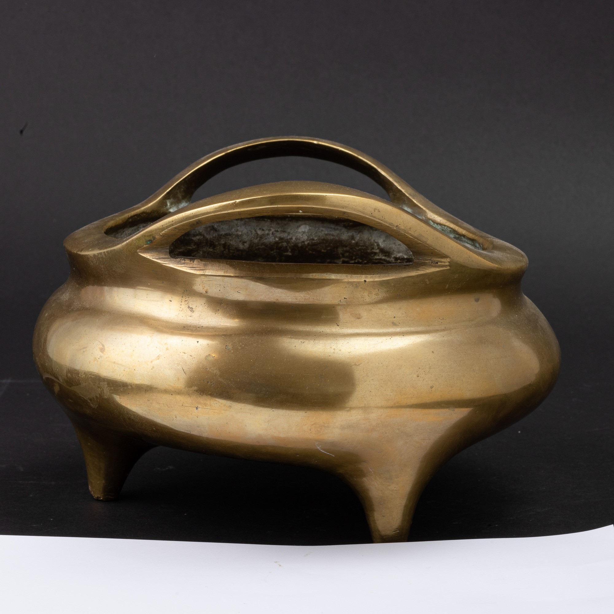 Incensiere Tripode in Bronzo Dorato con Doppia Ansa, Cina, Dinastia Qing, XVIII Secolo