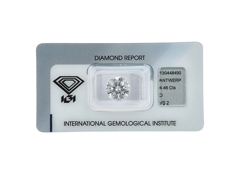 Brilliant-cut diamond weighing 4.46 carats, color D, clarity VS2, fluorescence slight. Gemological Report IGI Antwerp n. 130448490  - Auction Fine Jewellery - Cambi Casa d'Aste