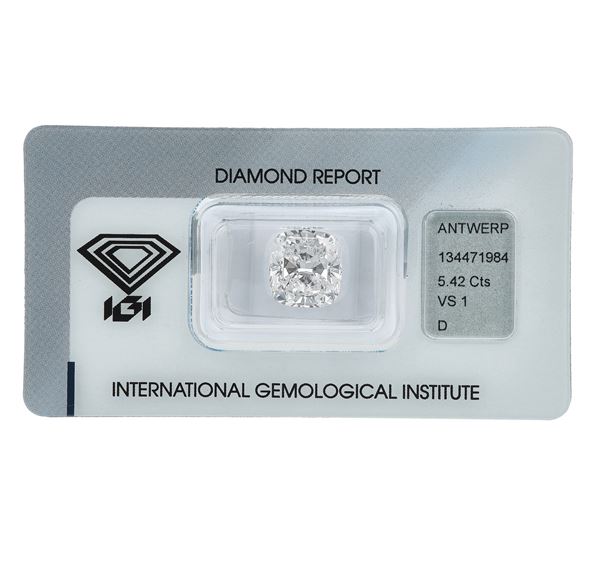 Diamante taglio cuscino di ct 5.42, colore D, caratteristiche interne VS1, fluorescenza UV lieve