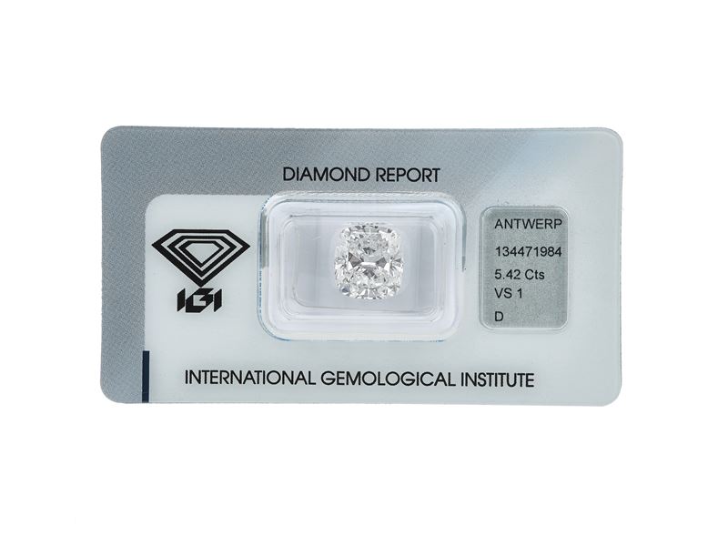 Cushion modified brilliant-cut diamond weighing 5.42 carats, color D, clarity VS1, fluorescence slight. Gemmological Report IGI Antwerp n. 1344471984  - Auction Fine Jewellery - Cambi Casa d'Aste