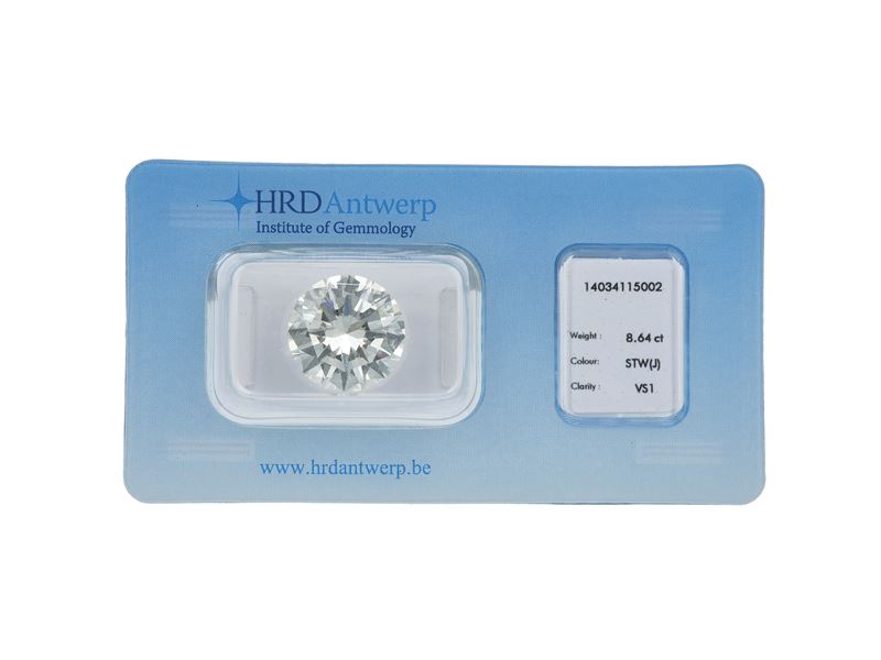 Brilliant-cut diamond weighing 8.64 carats, color J, clarity VS1, fluorescence none.Gemmological Report HRD Antwerp n. 14034115002  - Auction Fine Jewels - Cambi Casa d'Aste