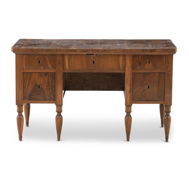 Scrittoio lastronato in noce. XIX-XX secolo  - Auction Antiquariato - Cambi Casa d'Aste