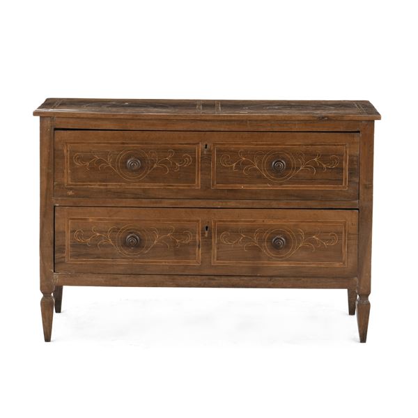 Cassettone Lugi XVI lastronato, filettato e intarsiato a motivi vegetali. XVIII-XIX secolo