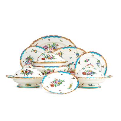 Coalport (Shropshire), Servizio da tavola in porcellana con zuppiera e présentoir