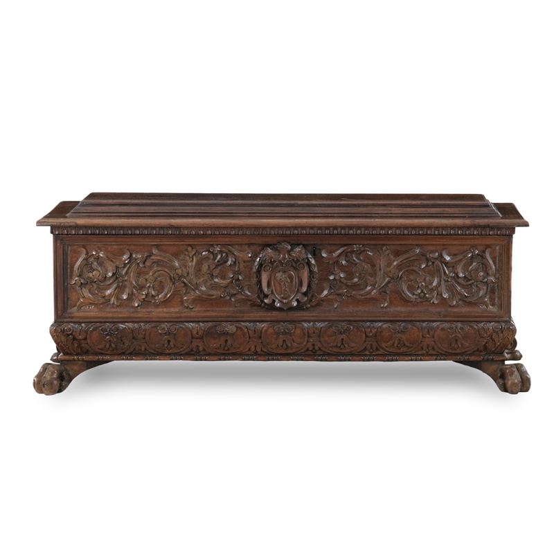 Cassapanca riccamente intagliata di gusto rinascimentale. XIX secolo  - Auction Antiquariato - Cambi Casa d'Aste