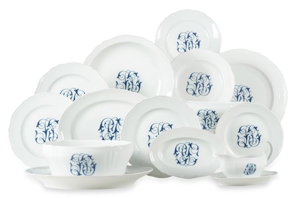 Servizio da tavola con monogramma "DF". Doccia, Manifattura Richard Ginori, XX secolo.