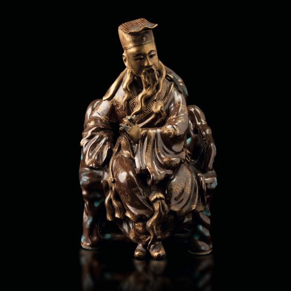 Figura di uno dei 8 immortali in porcellana - finto bronzo con dettagli in blu, Cina, Dinastia Qing, XIX secolo