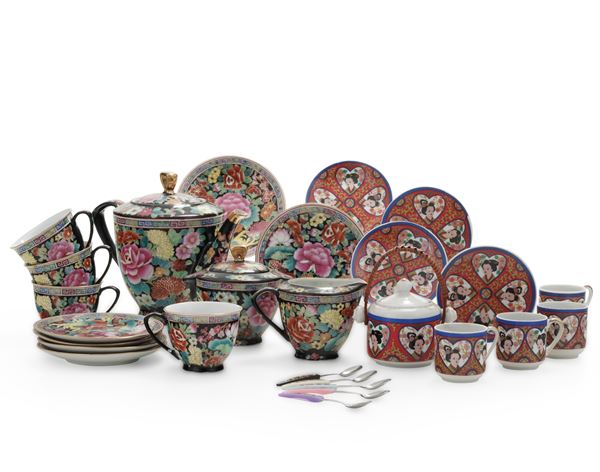 Due servizi da tè. Cina XX secolo.