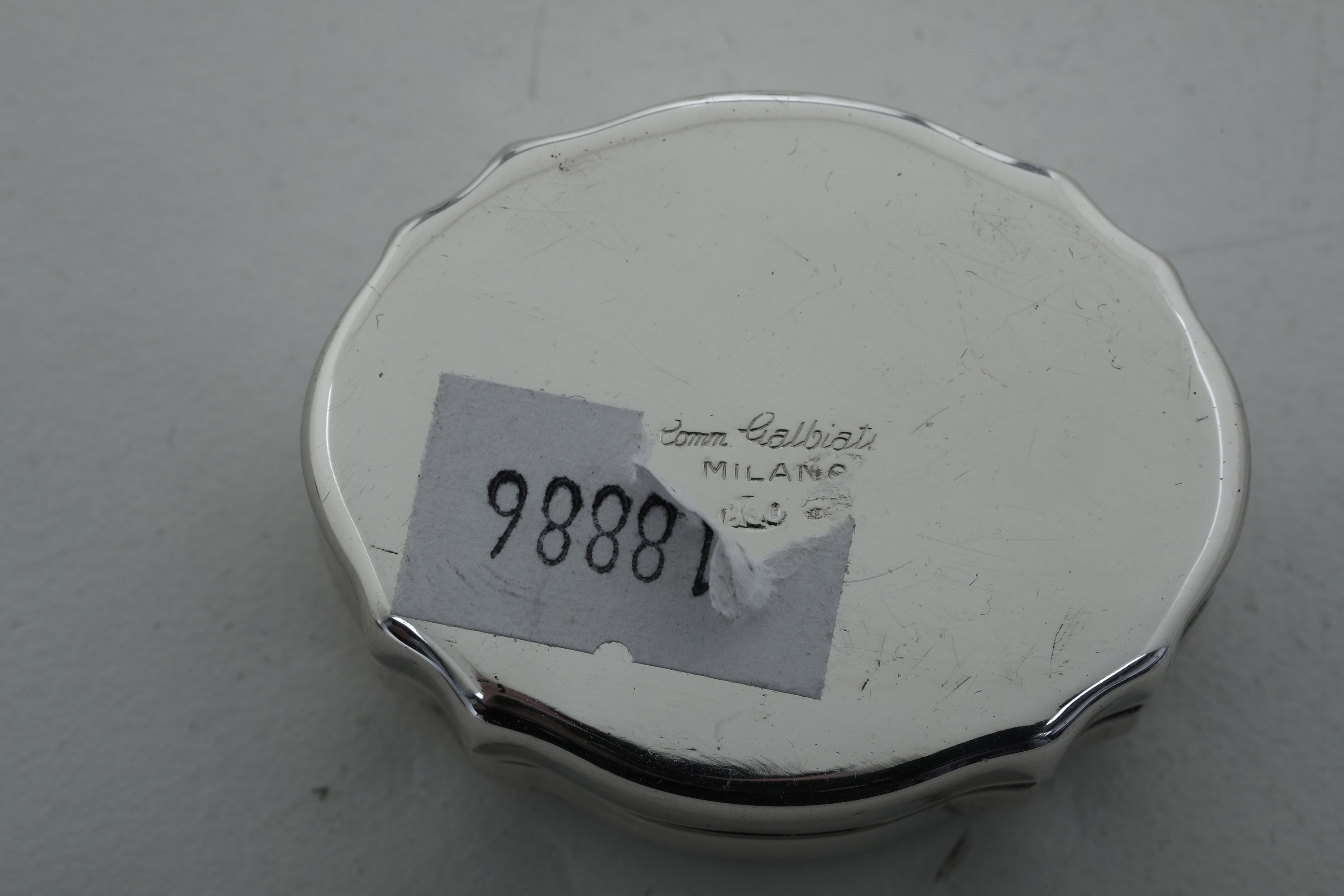 Lotto composto da oggetti decorativi vari, XX secolo, argento fuso e sagomato