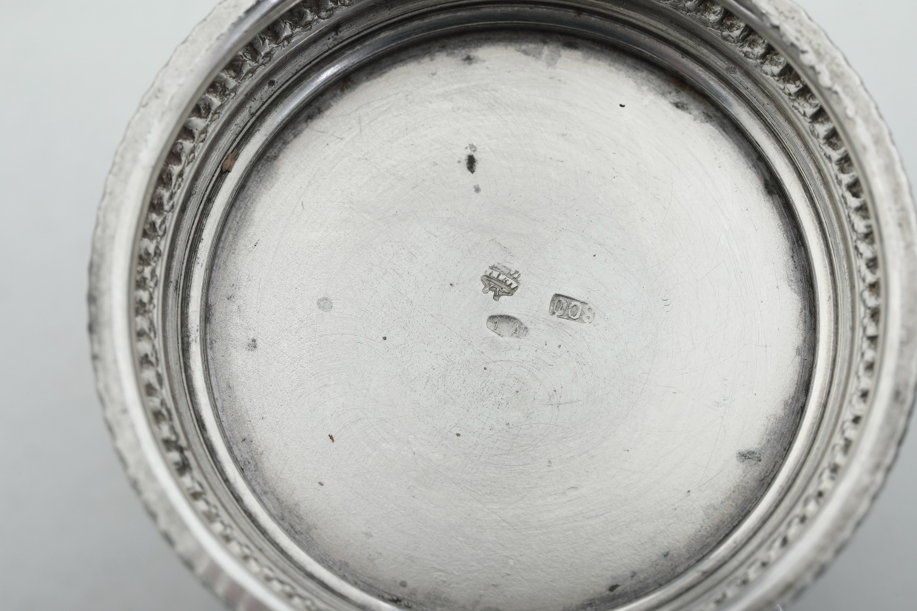 Lotto composto da oggetti decorativi vari, XX secolo, argento fuso e sagomato
