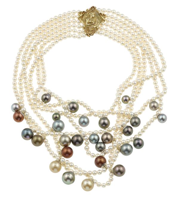 Cultured pearl necklace