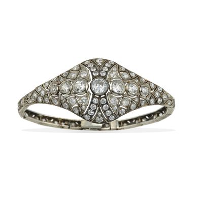 Bracciale semirigido, diamanti di vecchio taglio, montatura in oro bianco 14 kt